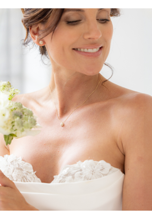 Abrazi Lucia Collier ()