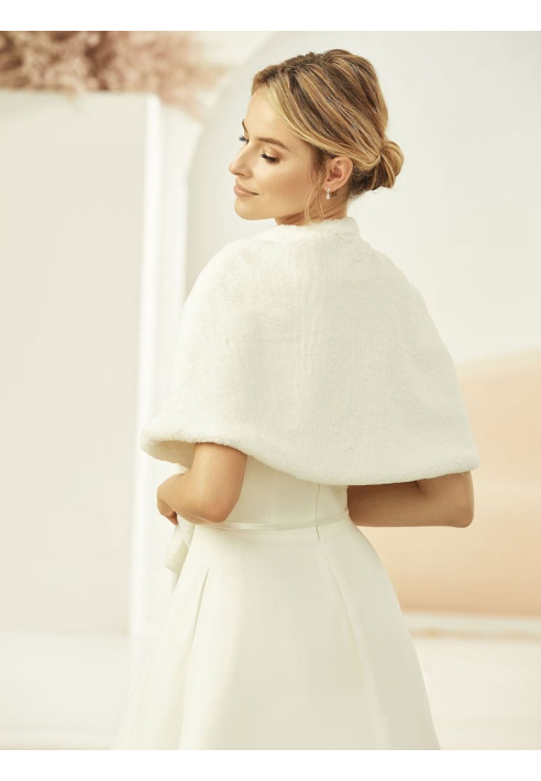Belle cape en fausse fourrure E306 Bianco Evento