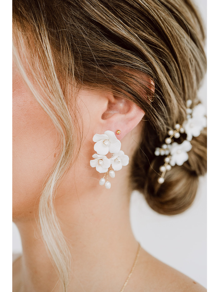 Perlenbräute Coco Boucles d’oreilles petit modèle main product photo