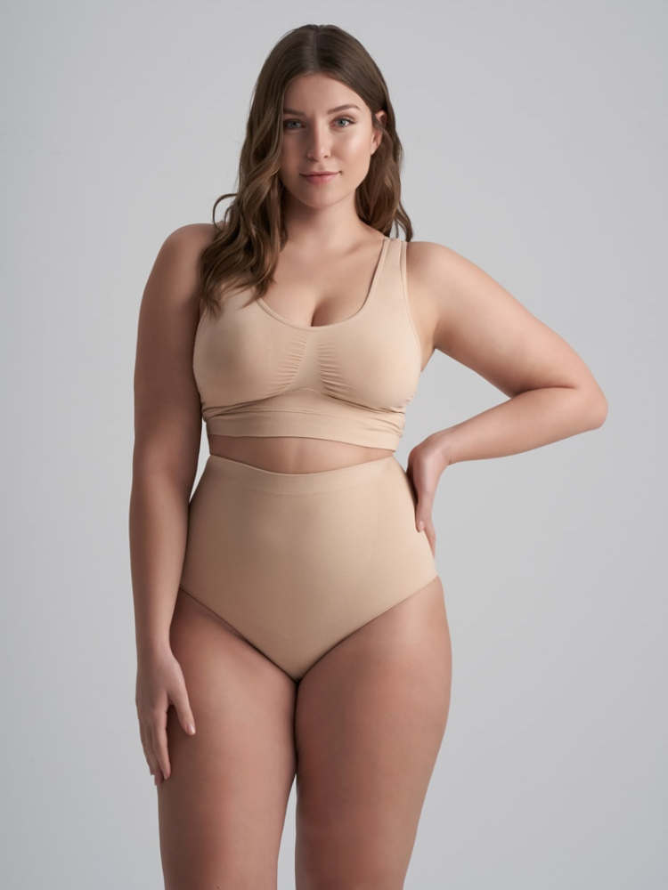 BYE BRA Soft touch Culotte taille haute Beige main product photo