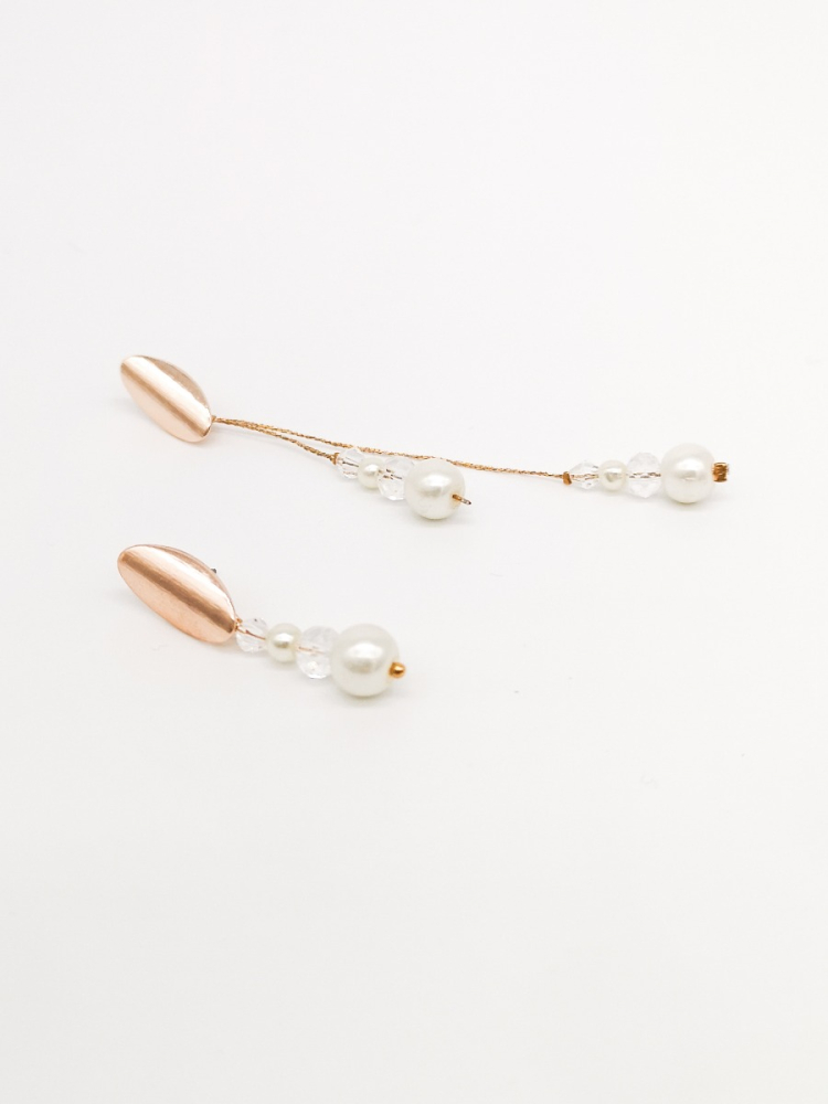 Forever & Eva O201S Boucle d'oreille courte perle main product photo