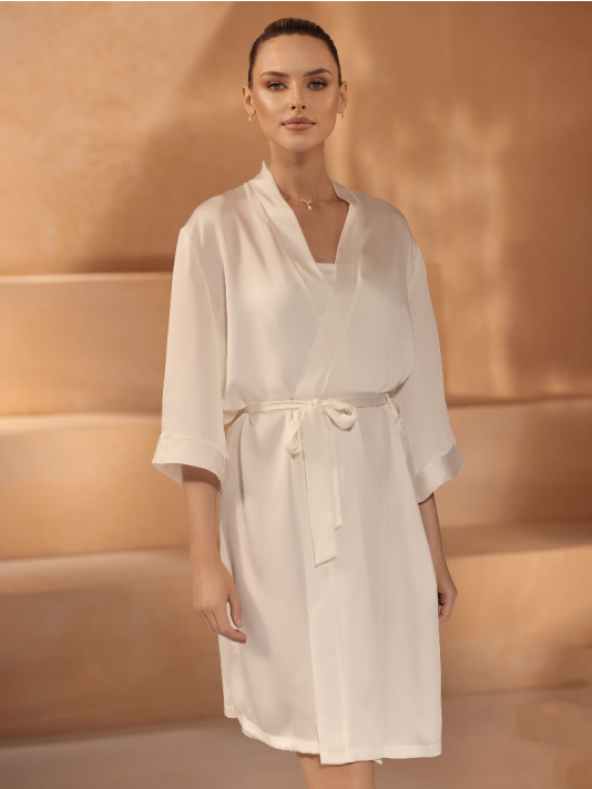 Bianco Evento E439 Peignoir main product photo
